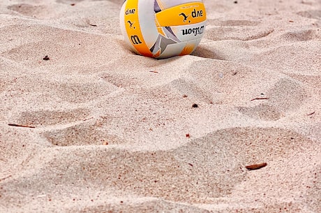 在海边打沙滩排球，这才是真正的夏天！