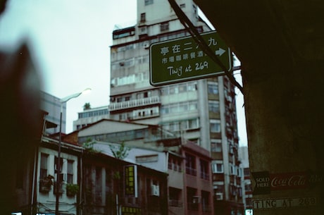 上海别墅装修设计 餐桌右手边